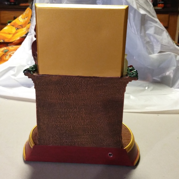 Bradford Exchange "The Light of Christmas" illuminated sculpture by Thomas Kinka - Picture 6 of 9